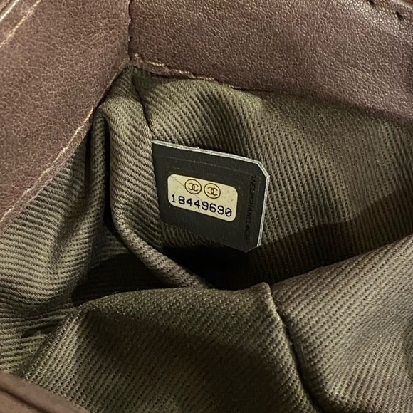 Authentic Chanel flap bag - Picture 7 of 8